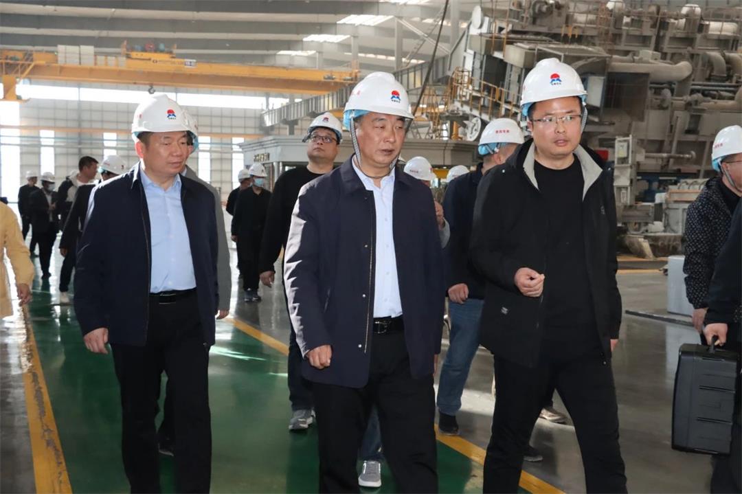 回郭镇观摩团一行到俄罗斯专享会294官网 - 俄罗斯专享会网站登录铝业观摩指导