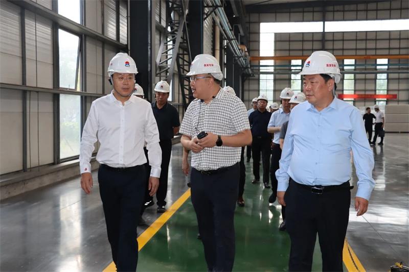 山东省临朐县党政考察团到俄罗斯专享会294官网 - 俄罗斯专享会网站登录铝业参观考察