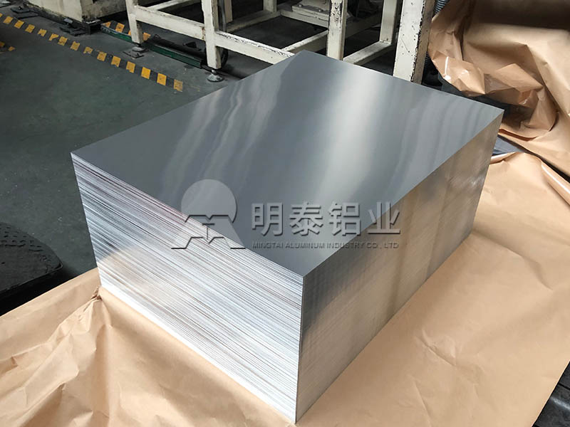 插片散热器用1060铝板：出色的导热性与良好的加工性结合